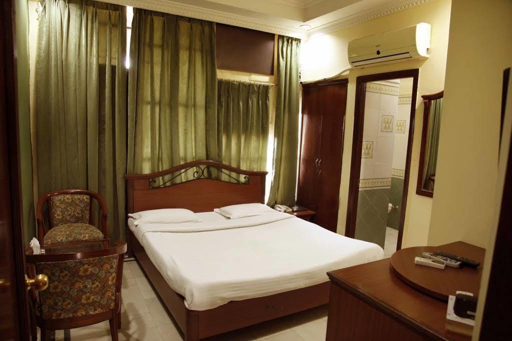 Treebo Trend Corporate Inn จัณฑีครห์ ภายนอก รูปภาพ